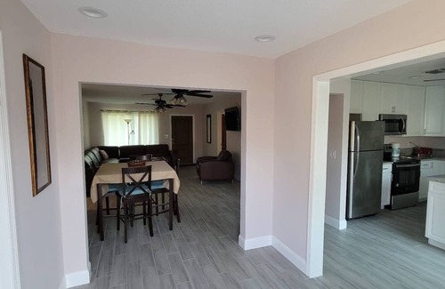 Lake Worth House | Entire Home with pool , 4 Bedroom and a Backyard!