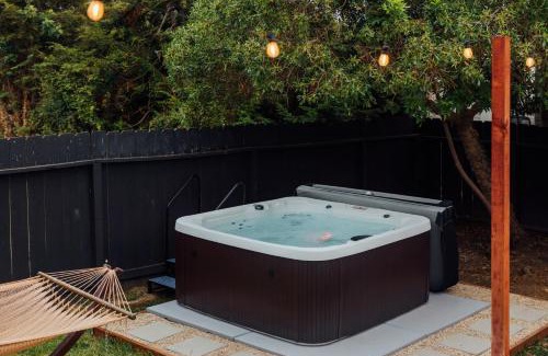 Loma Alta Villa | Entire house - 4 Bedroom & 2 Bath, 5 Min to Beach