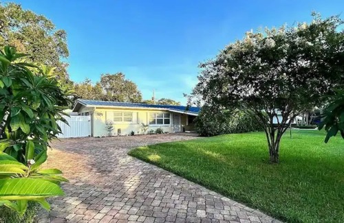Cocoa Isles House | Entire House in Beautiful Cocoa Beach Area!