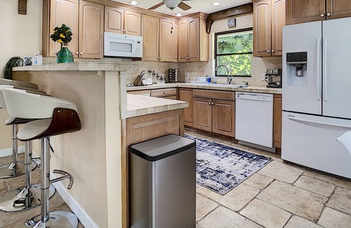 Kings Lake House | Entire House* Luxurious Home,Heated Pool*