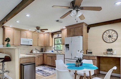 Kings Lake House | Entire House* Luxurious Home,Heated Pool*