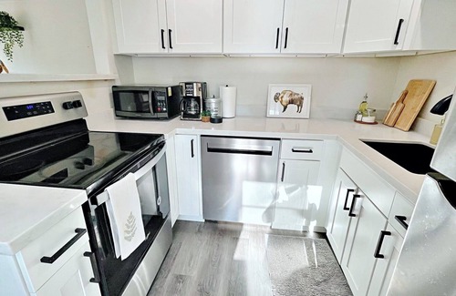 Bryn Mawr-Skyway House | Entire house with 3 bd & 1 bath, 15 mins to Airport& 15 mins to Downtown Seattle