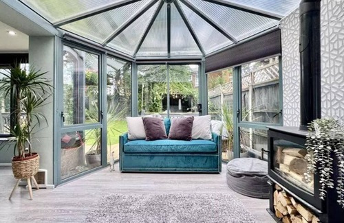 Stonnall House | Entire luxury 3 bedroom house available for short and long stays