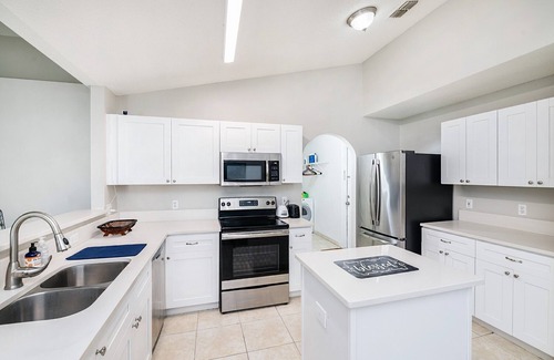 Poinciana House | Entire Luxury home 3 bed 2 bath Near Disney!