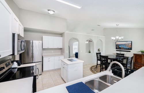 Poinciana House | Entire Luxury home 3 bed 2 bath Near Disney!