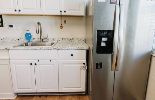 Berry Hill House | Entire place/Free parking-Minutes from Downtown