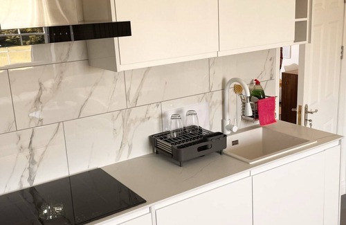 Redhill Apartment | Entire Redhill Apartment hosted by Pius