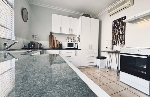 Echuca House | ☆ Entire Townhouse in ❤️of Echuca's Port ✓ 15guests Freshly renovated Near river.