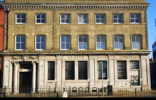 Great Yarmouth Apartment | Entire Two Double Bedrooms Flat with River Yare View H6
