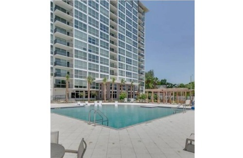 Avondale Apartment | *Entire unit| luxury 1bd/1bth apt *free wifi*