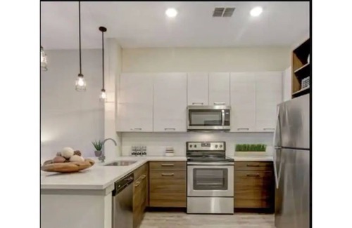 Avondale Apartment | *Entire unit| luxury 1bd/1bth apt *free wifi*