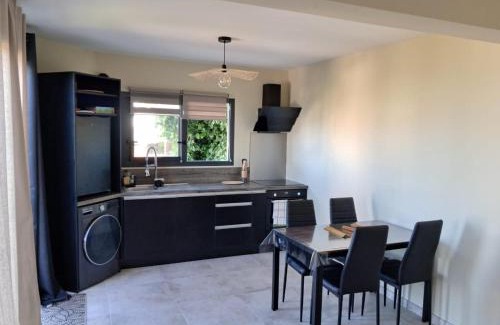 Les Avirons House | Entre mer et forêt