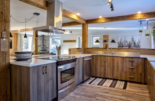 St-Adolphe-d'Howard Ski Chalet | Entre Monts et Lac - Lake Access, Fire & Relax