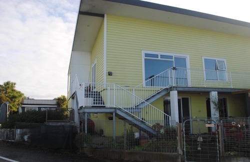 Hokitika Apartment | Enviable Location with True Comfort - Hoki Boatshed Holiday Accommodation