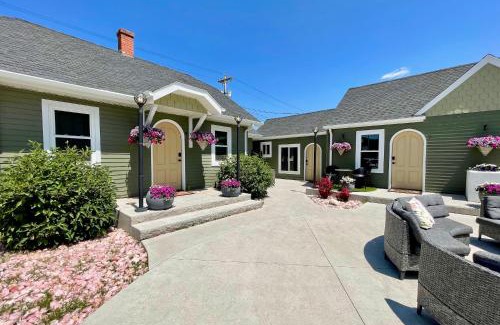 Custer Hotel | EO Bungalows, Black Hills