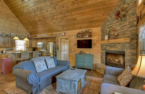 Copperhill House | Epic mtn views with plush outdoor spaces only minutes from the Ocoee River