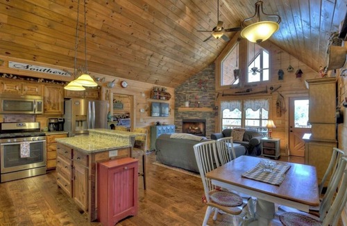 Copperhill House | Epic mtn views with plush outdoor spaces only minutes from the Ocoee River