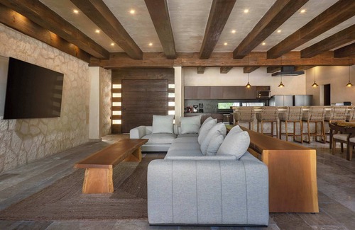 Akumal House | Epic Villa | 9BR Paradise | Golf Course