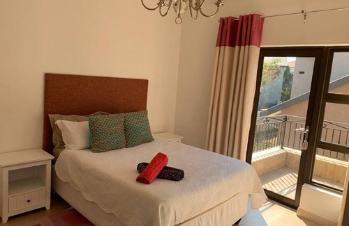 Greater Johannesburg Metropolitan Area Apartment | Epitome of Elegance