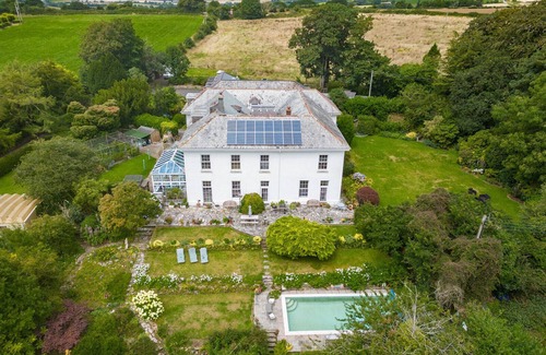 Lanreath Apartment | Epphaven Apartment With Outdoor Pool And Gardens In Historic Mansion House