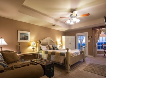 Canyon Lake Bed & Breakfast | Equinox Inn at Canyon Lake