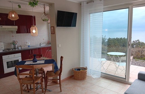 Mausoleo Apartment | Erbalunga: Un Petit Coin de Détente Face à la mer