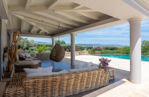 Ermionida House | Ermioni Villa Eternity Pool & Tennis Court