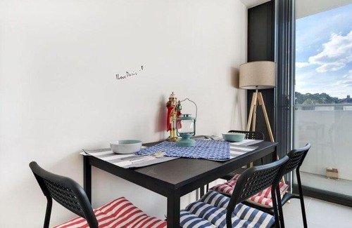 Erskineville Apartment | Erskineville Modern 1 Bedroom Apartment close to Sydney CBD