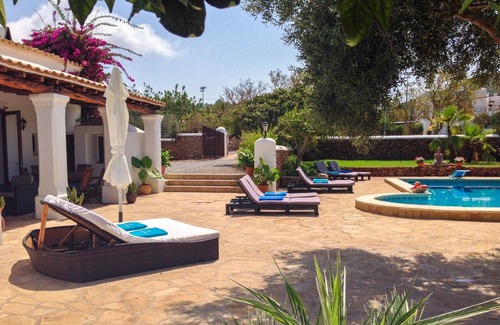 Sant Carles de Peralta Cottage | CASA LAS DALIAS