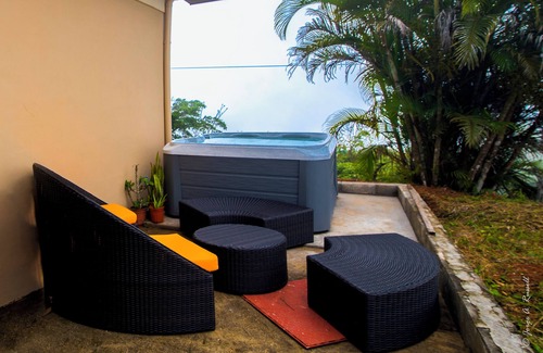 Playa Hermosa House | Escapada de Lujo en la Montaña; jacuzzi, vistas y air acondiciando