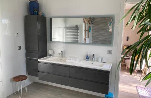 Saint-Nazaire Bed & Breakfast | Escapades Lointaines