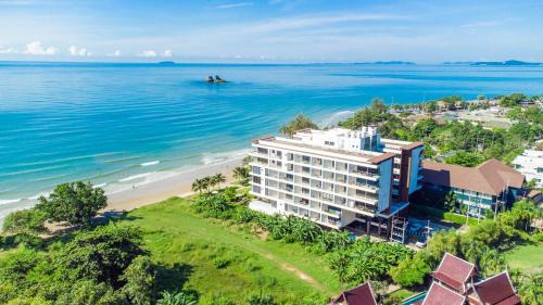 Mae Pim Apartment | Escape Condominiums Beachfront Suites - Mae Phim
