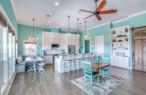 Port Bolivar House | Escape | Gulf Views | Tiki Bar | Sleeps 14