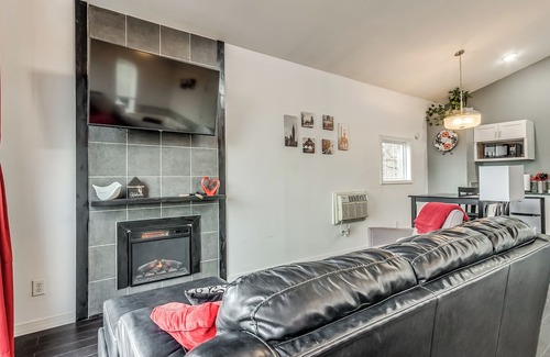 Longtown Cabin | ESCAPE THE CITY! Cozy Lakeview Treehouse Retreat-Your Private Paradise