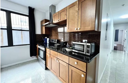 Chinatown Apartment | Escape to 2bd Apt with great Location!