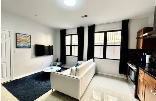 Chinatown Apartment | Escape to 2bd Apt with great Location!