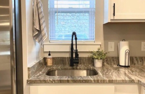 Lake Hamilton Apartment | Escape to Lakefront Walk-in on Lake Hamilton!