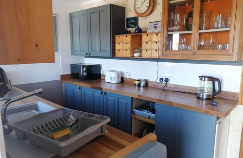 Goodwick Cottage | Escape To This Hidden Gem & Relax In Tranquility - Beaches & Coastal Path Nearby