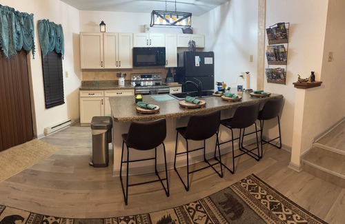 Hidden Valley Condo | Escape to Tranquility at Mountain Top Condo!