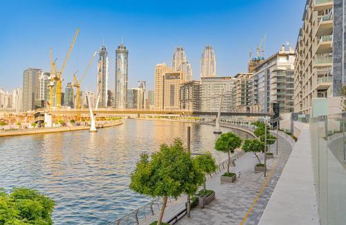 Al Safa Apartment | Escape24 2BR Canal Front Residence Near Al Wasl Safa Park with Skyline and Canal view Dubai