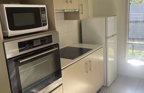 Esk House | Esk Mountain View Lodge