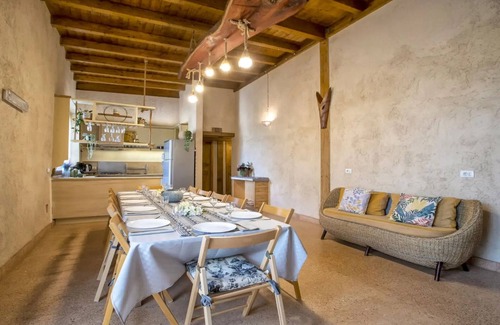 Alghero Apartment | Essenthia - ID 3 - Nine Bedroom Apartment, Sleeps 18