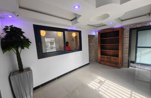 Parow House | Essential Lodge23
