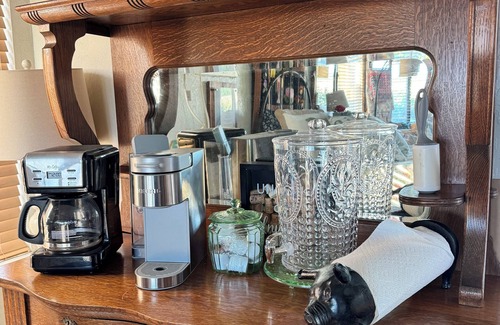 Acampo Cottage | Established Vacation Rental New to VRBO Wine Country Cottage, Couples Retreat