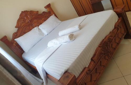 Ras Makamaiwe Bed & Breakfast | Esther comfy homes