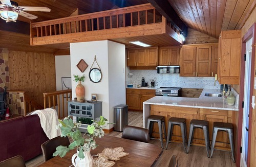 Placitas House | Estrella Vista– Rustic Charm Meets Celestial Skies