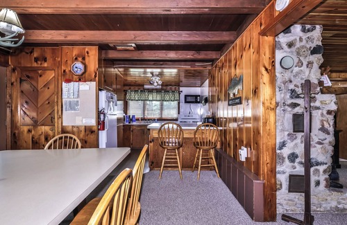 St Germain Cottage | Estrold's Cabin- Pioneer Cabin