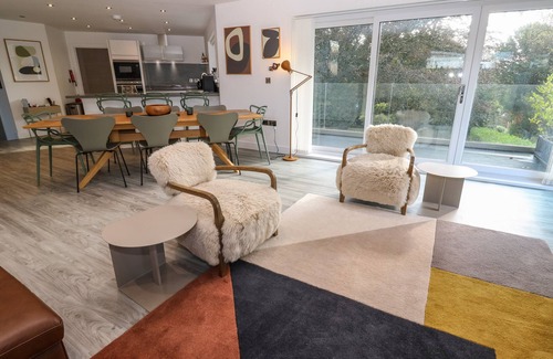 Lelant House | ESTUARY WATCH, family friendly, luxury holiday cottage in Carbis Bay