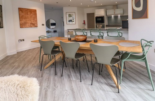 Lelant House | ESTUARY WATCH, family friendly, luxury holiday cottage in Carbis Bay