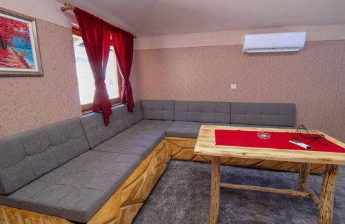 Pale Apartment | Ethno Village Dolina Mira - One Bedroom Holiday Home (Miljacka)